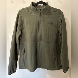 • Northface Women’s Pullover •